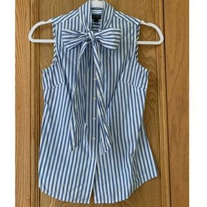 Banana Republic • Bow neck Riley Shirt